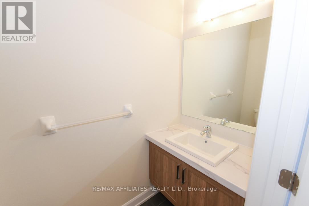 1060 Chablis Crescent, Russell, ON - Indoor Photo Showing Bathroom
