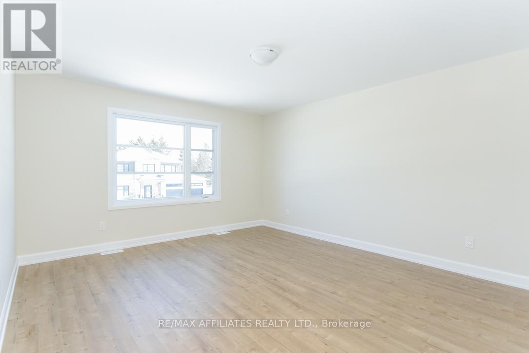 1060 Chablis Crescent, Russell, ON - Indoor Photo Showing Other Room