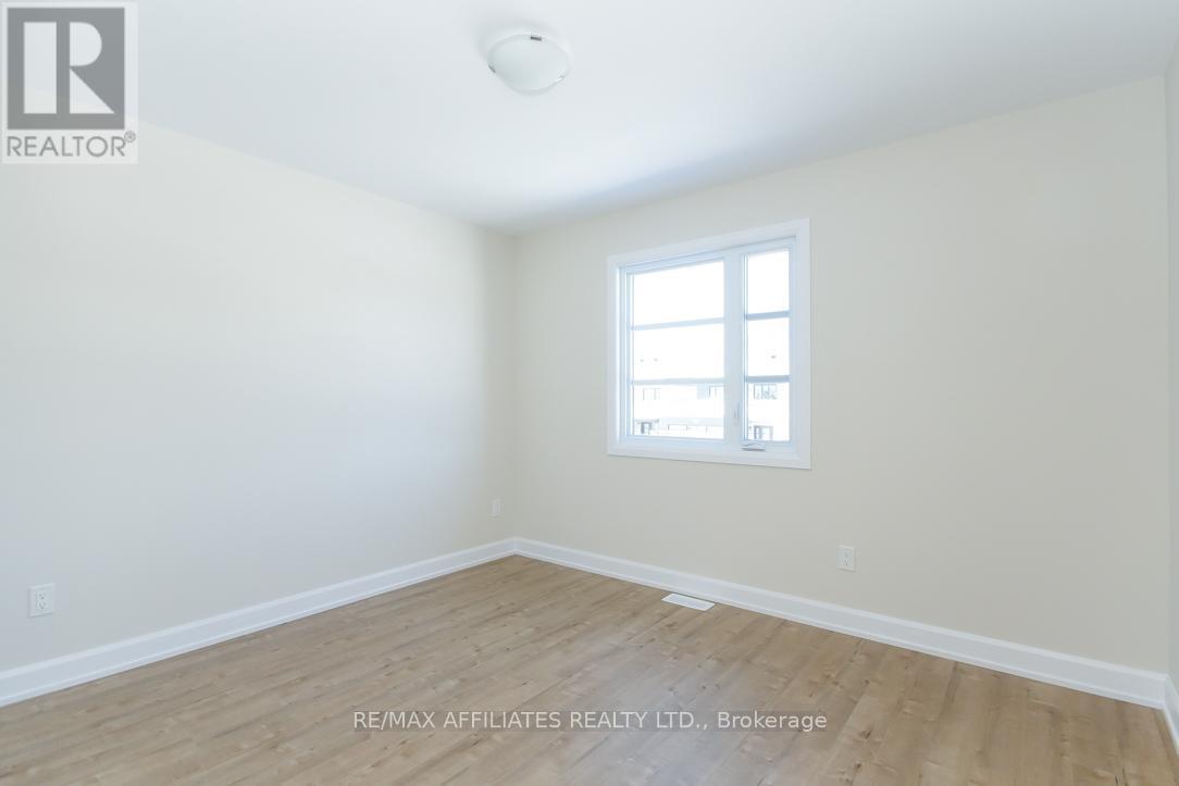 1060 Chablis Crescent, Russell, ON - Indoor Photo Showing Other Room