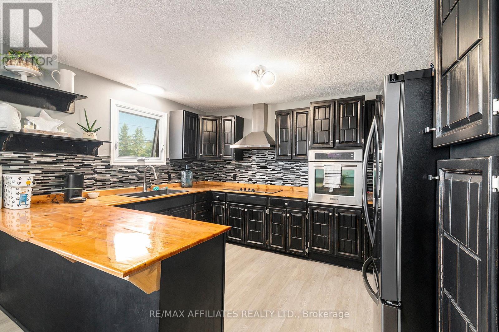 170 Principale Road, The Nation, ON - Indoor Photo Showing Kitchen With Upgraded Kitchen