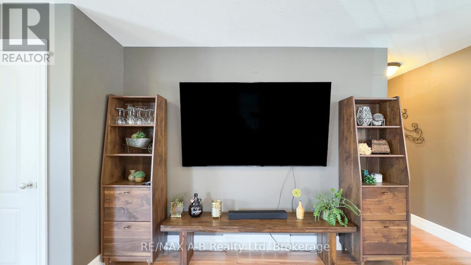 83 Sylvia Street, West Perth (Mitchell), ON - Indoor