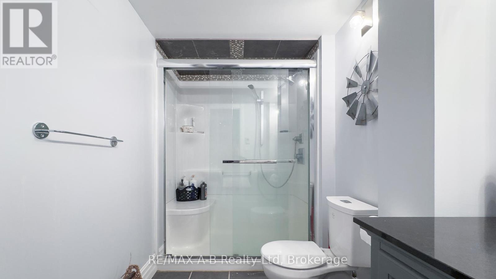 83 Sylvia Street, West Perth (Mitchell), ON - Indoor Photo Showing Bathroom