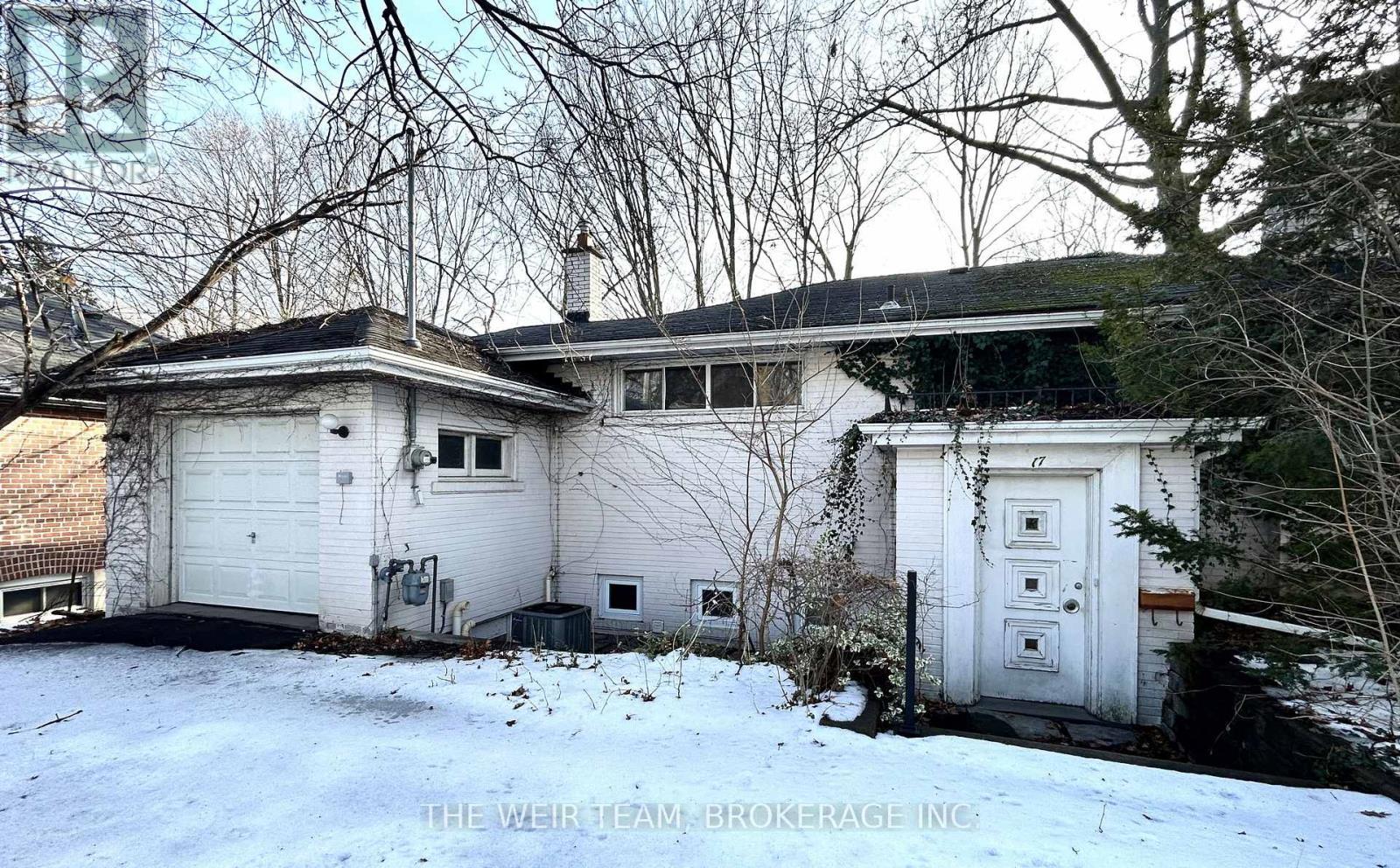Front exterior with attached garage - 17 Glen Robert Drive, Toronto, ON - Outdoor