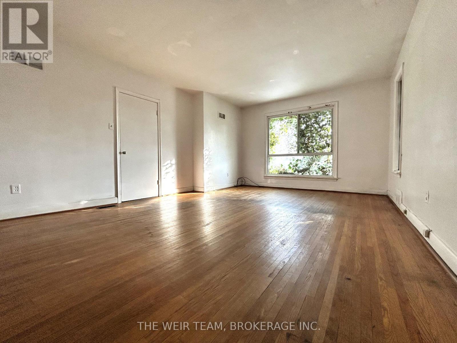 17 Glen Robert Drive, Toronto, ON - Indoor