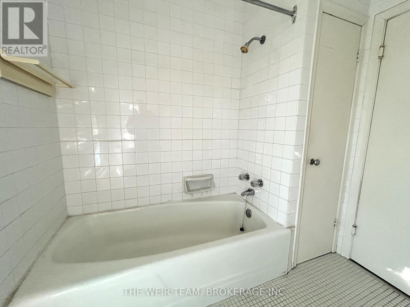 17 Glen Robert Drive, Toronto, ON - Indoor Photo Showing Bathroom