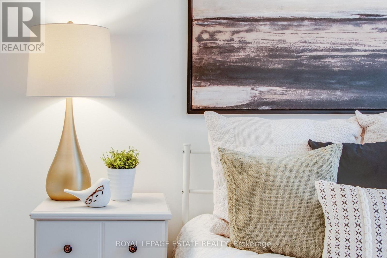 213 - 7363 Kennedy Road, Markham, ON - Outdoor