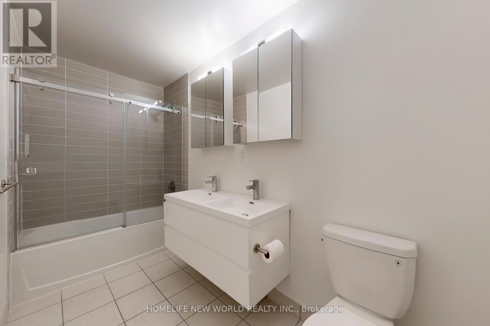1605 - 8119 Birchmount Road, Markham, ON - Indoor Photo Showing Bathroom
