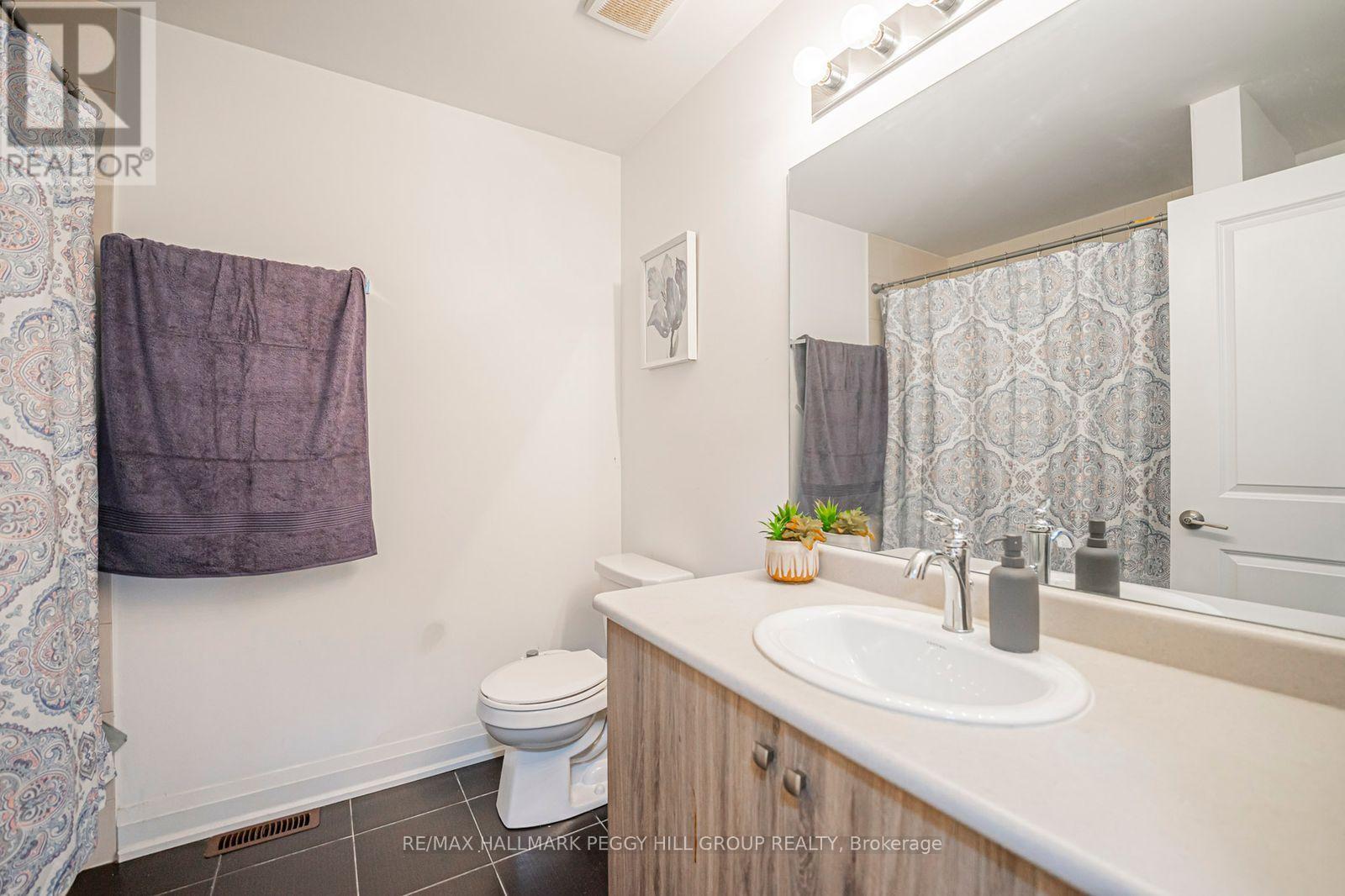 42 Alaskan Heights, Barrie, ON - Indoor Photo Showing Bathroom