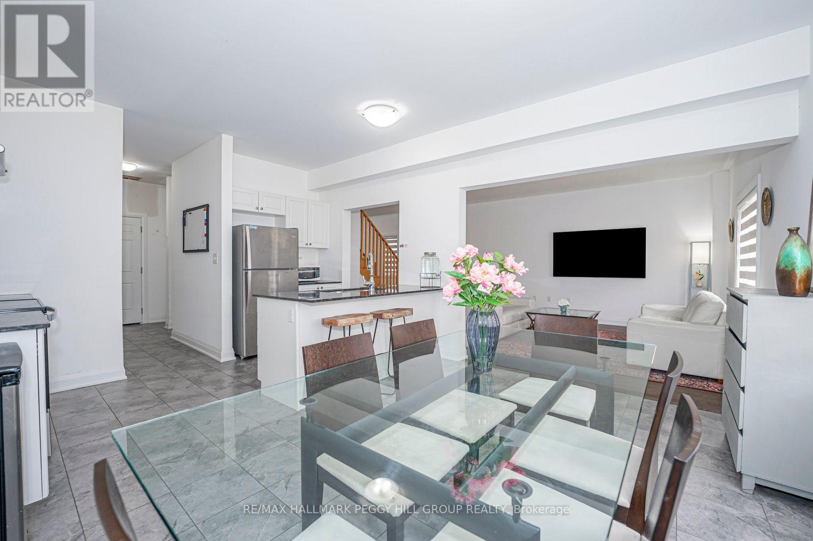 42 Alaskan Heights, Barrie, ON - Indoor Photo Showing Dining Room