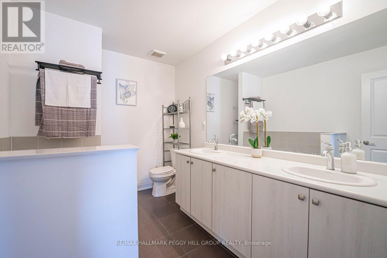 42 Alaskan Heights, Barrie, ON - Indoor Photo Showing Bathroom