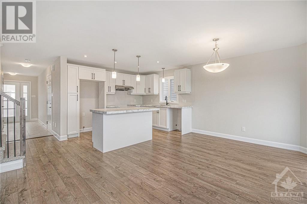 1207 Montblanc Crescent, Russell, ON - Indoor Photo Showing Kitchen With Upgraded Kitchen