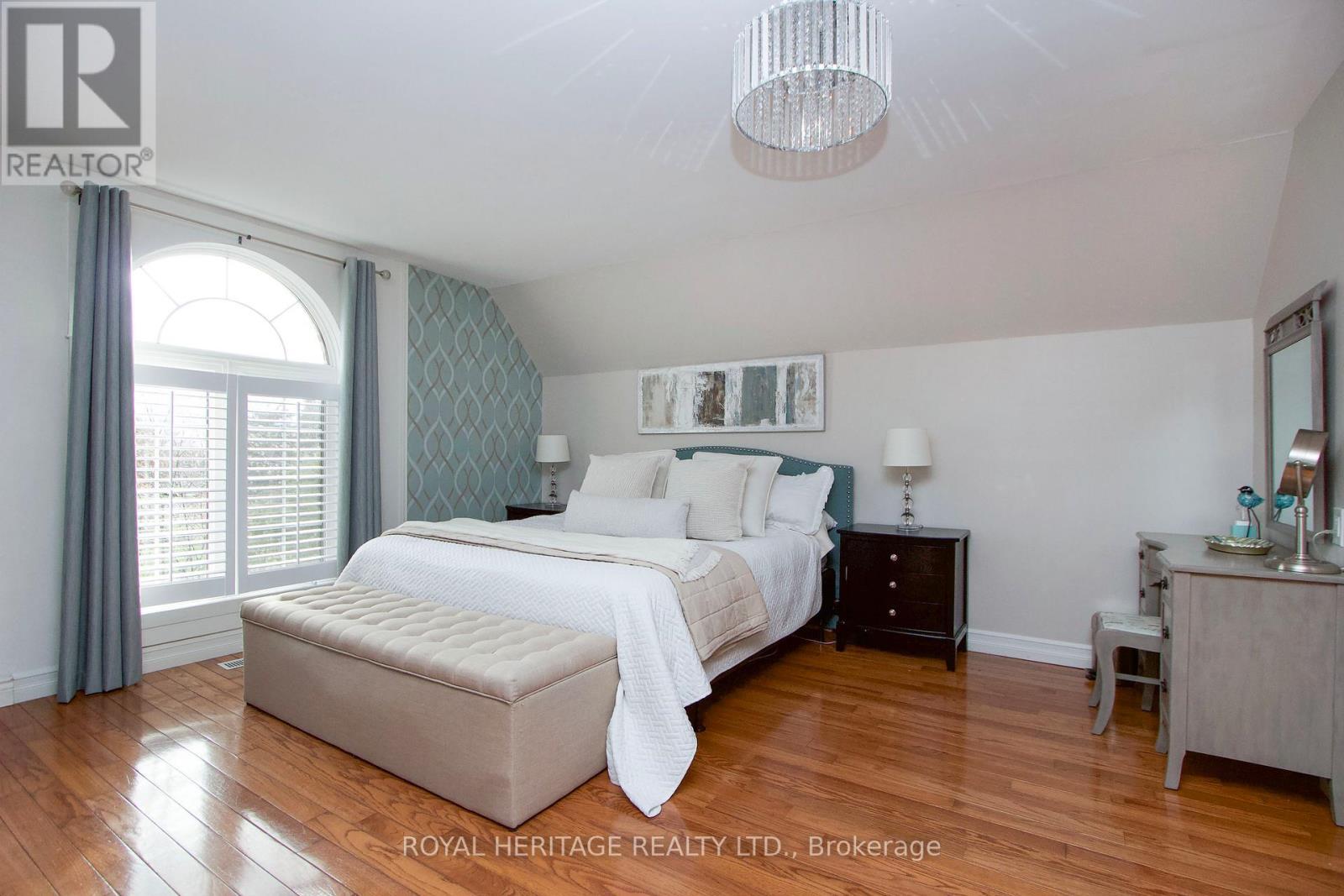 31 Ambleside Drive, Scugog, ON - Indoor Photo Showing Bedroom