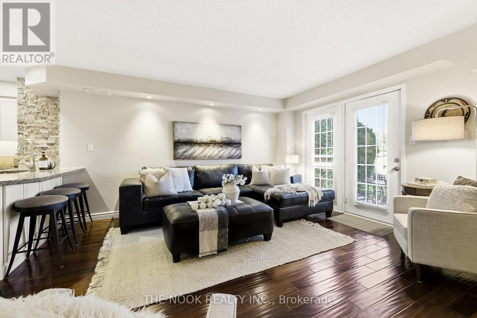 102 - 1995 Royal Road, Pickering (Village East), ON - Indoor Photo Showing Living Room