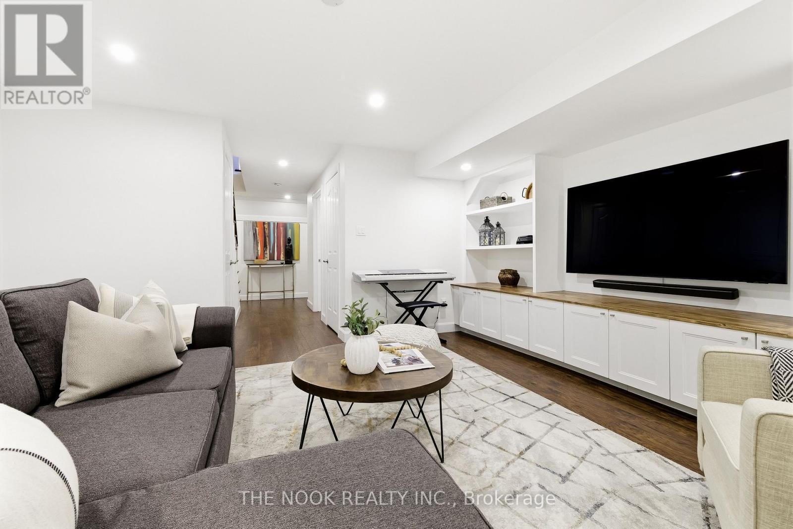 102 - 1995 Royal Road, Pickering (Village East), ON - Indoor Photo Showing Living Room