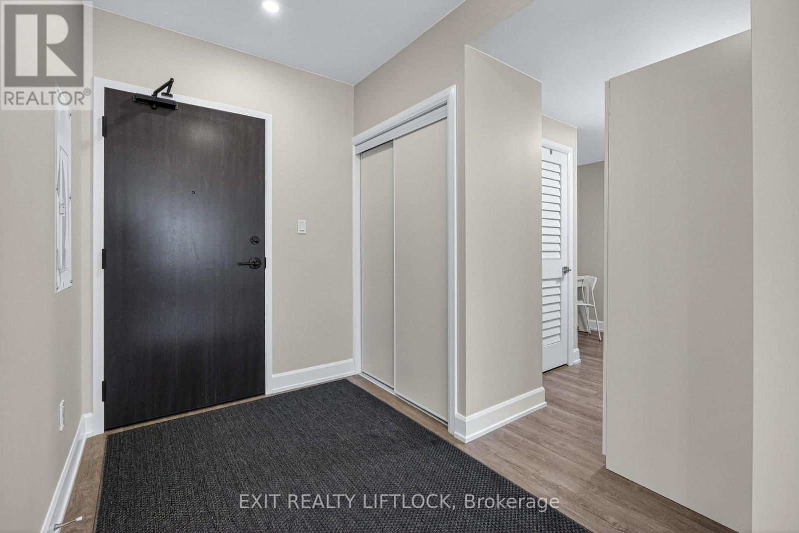 805 - 195 Hunter E, Peterborough (Ashburnham Ward 4), ON - Indoor Photo Showing Other Room