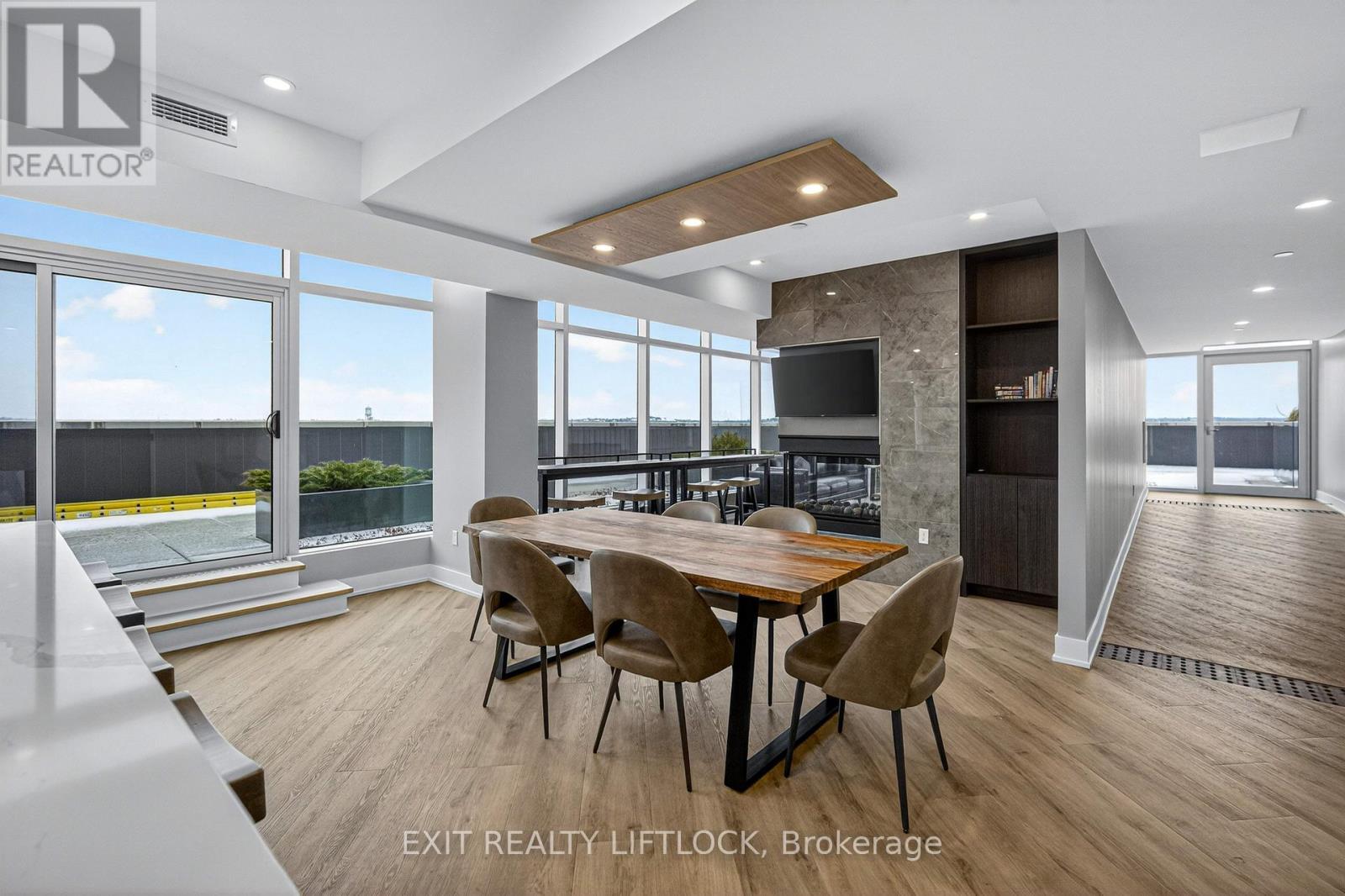 805 - 195 Hunter E, Peterborough (Ashburnham Ward 4), ON - Indoor Photo Showing Dining Room