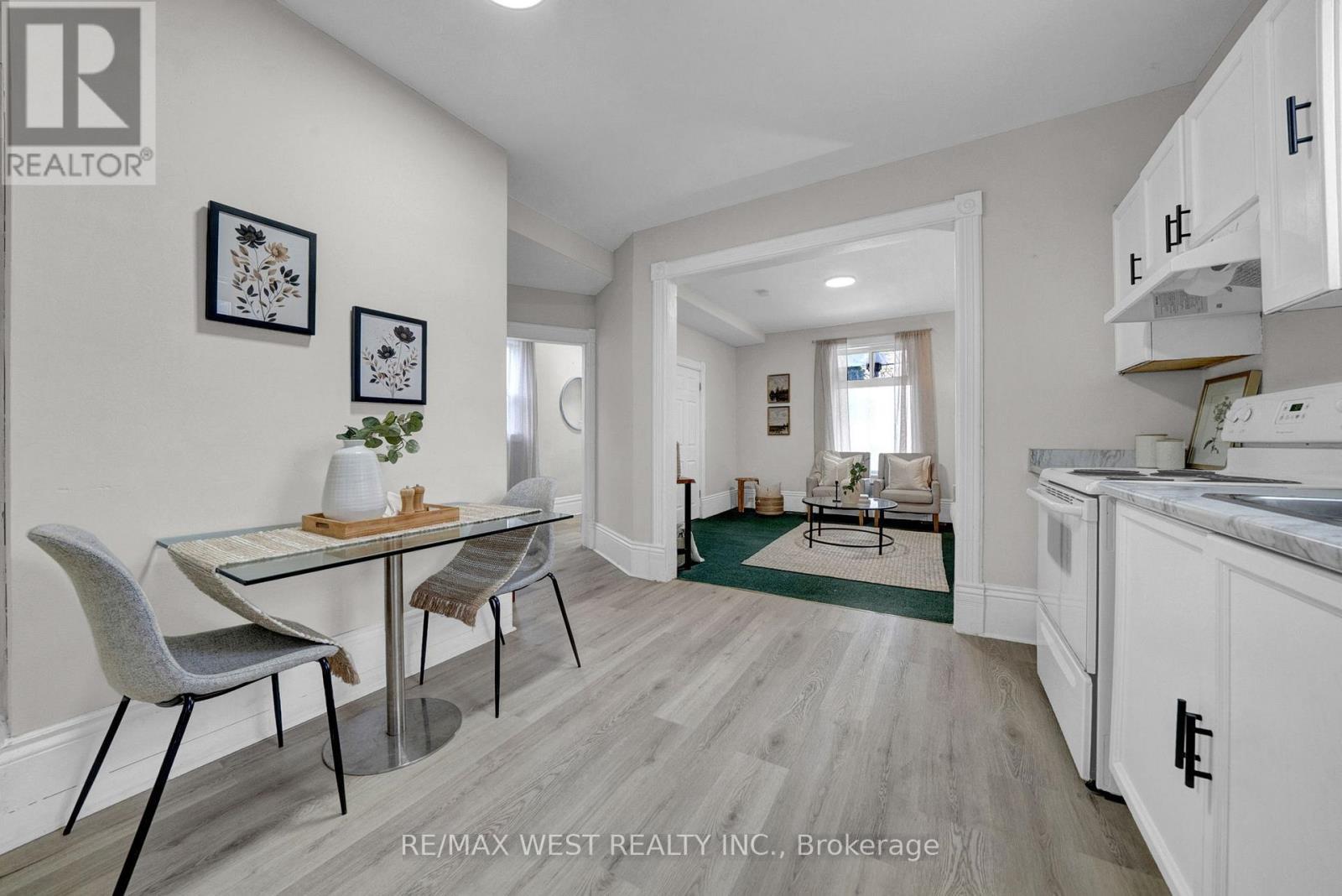 164 Albert Street, Oshawa, ON - Indoor