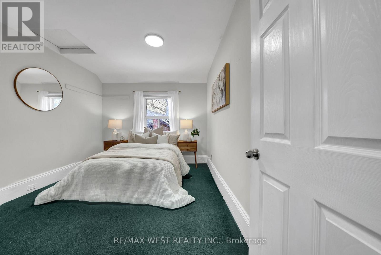 164 Albert Street, Oshawa, ON - Indoor Photo Showing Bedroom