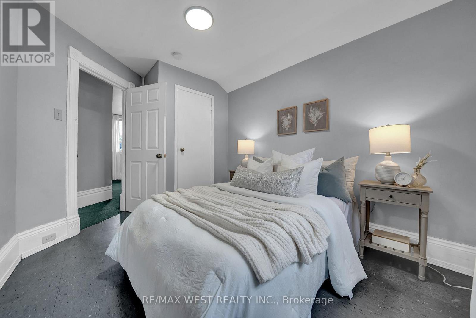 164 Albert Street, Oshawa, ON - Indoor Photo Showing Bedroom