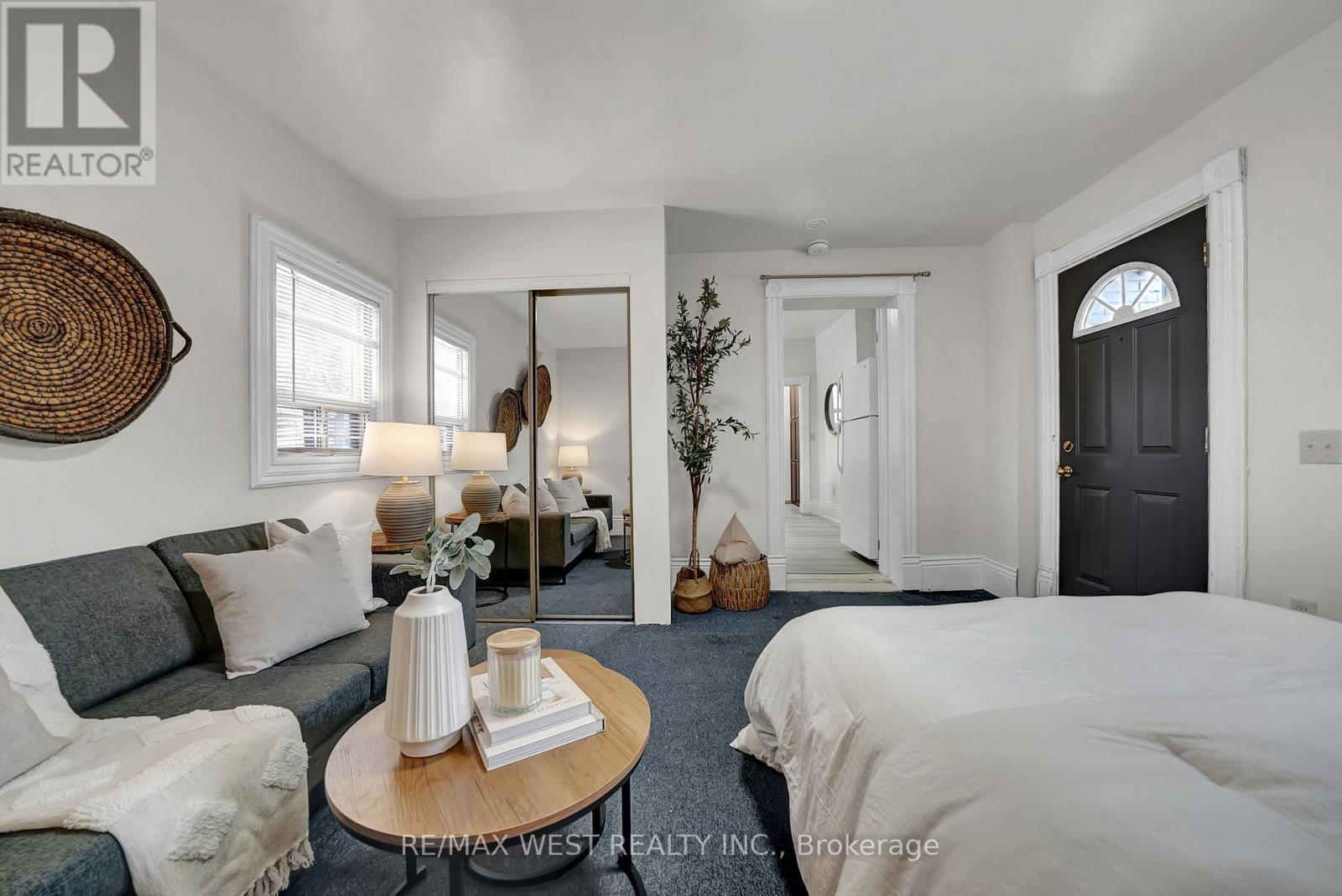 164 Albert Street, Oshawa, ON - Indoor