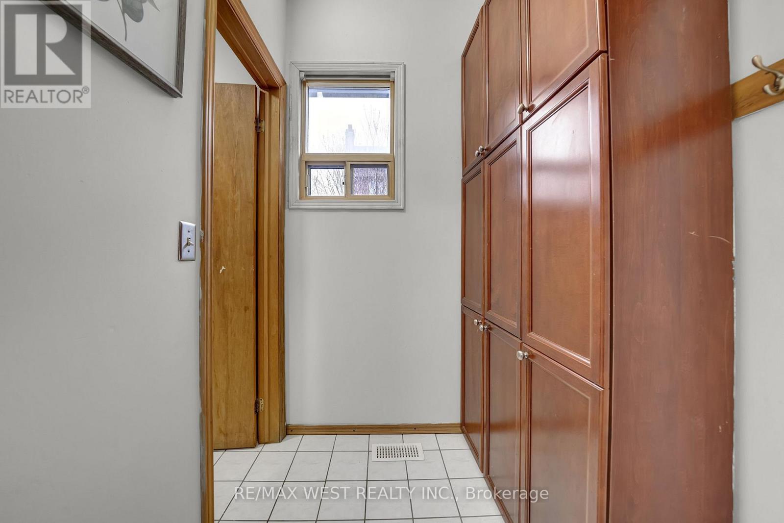 164 Albert Street, Oshawa, ON - Indoor Photo Showing Other Room