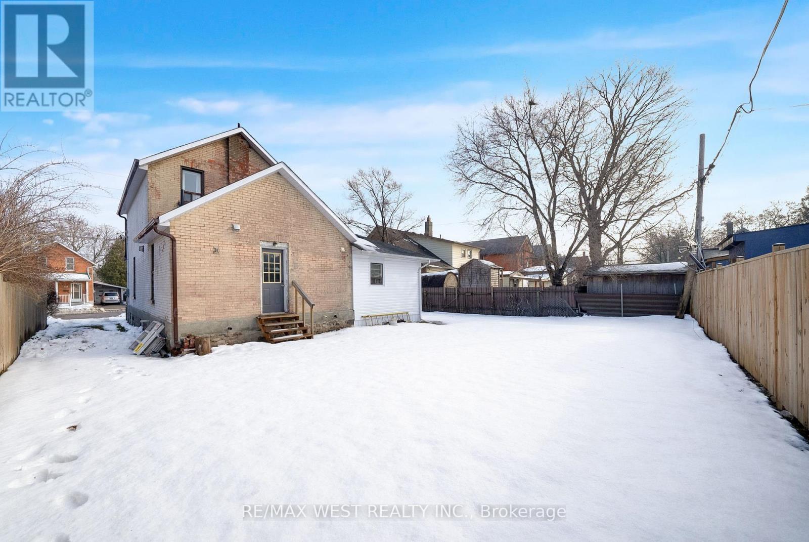 164 Albert Street, Oshawa, ON - Outdoor