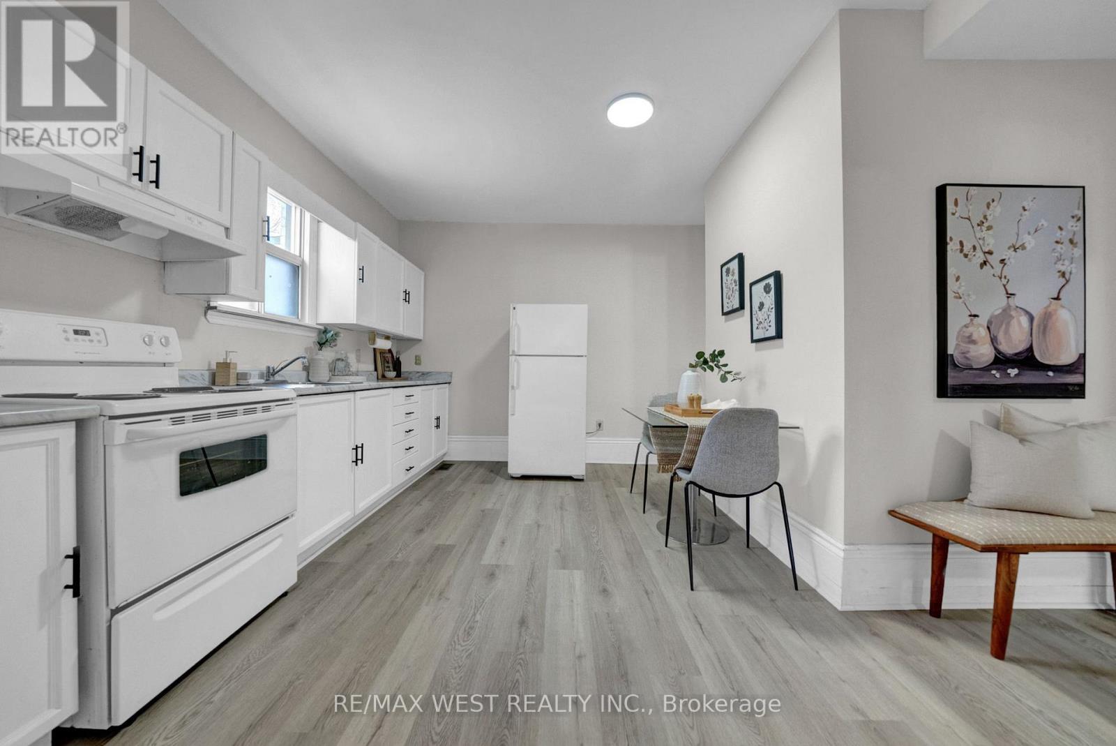 164 Albert Street, Oshawa, ON - Indoor Photo Showing Kitchen