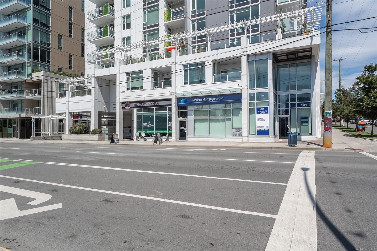 408-1090 Johnson St, Victoria, BC - Outdoor With Balcony