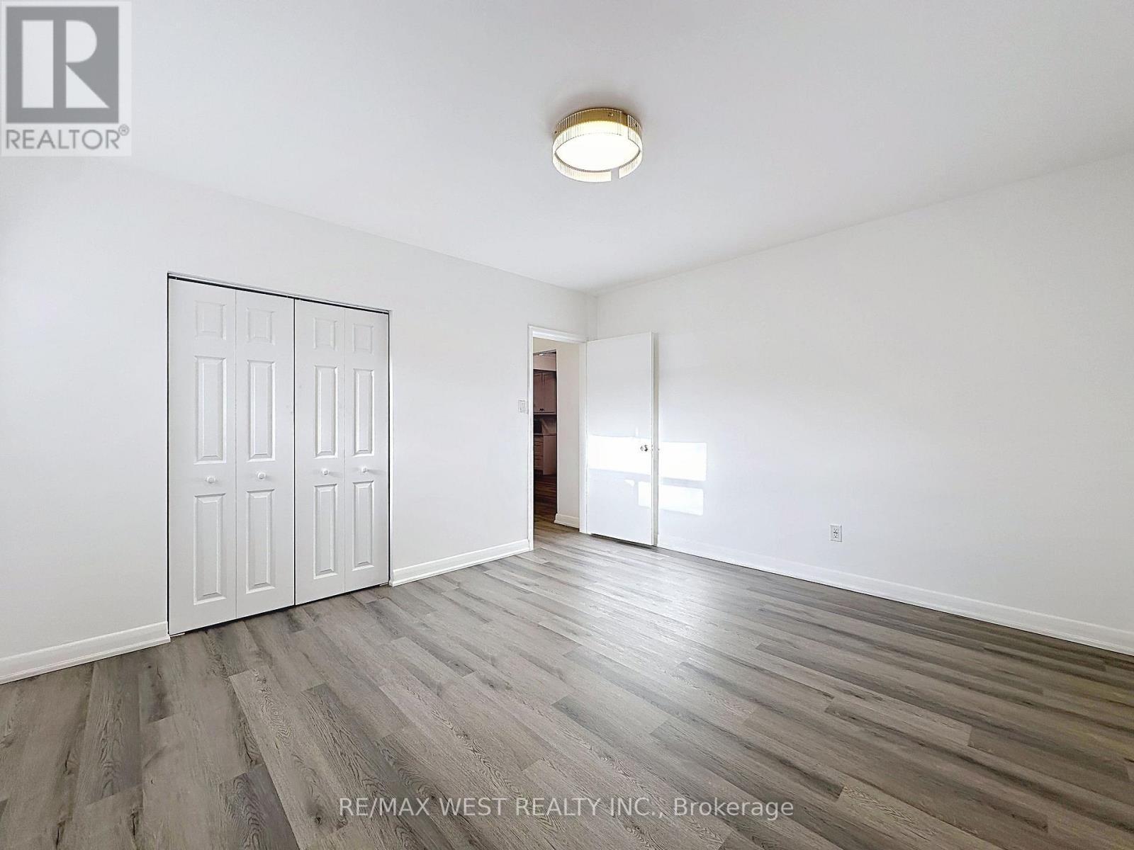 4 Kitson Drive, Toronto, ON - Indoor Photo Showing Other Room