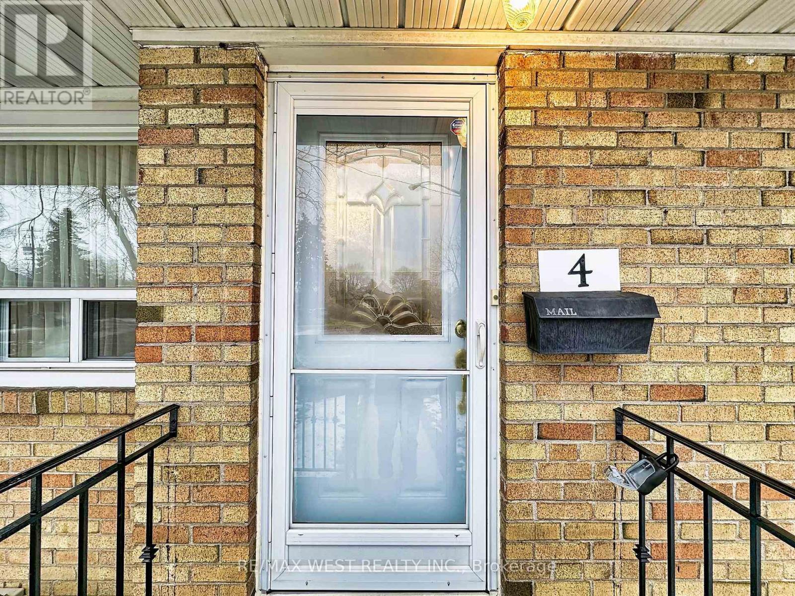 4 Kitson Drive, Toronto, ON - Outdoor With Exterior