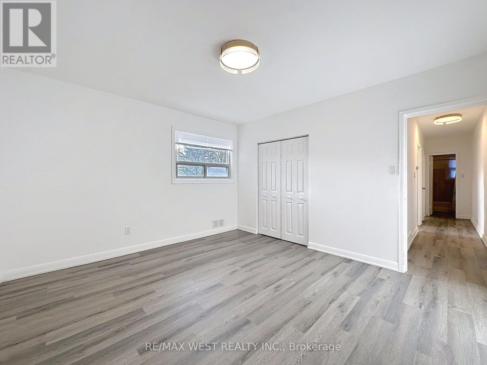 4 Kitson Drive, Toronto, ON - Indoor Photo Showing Other Room
