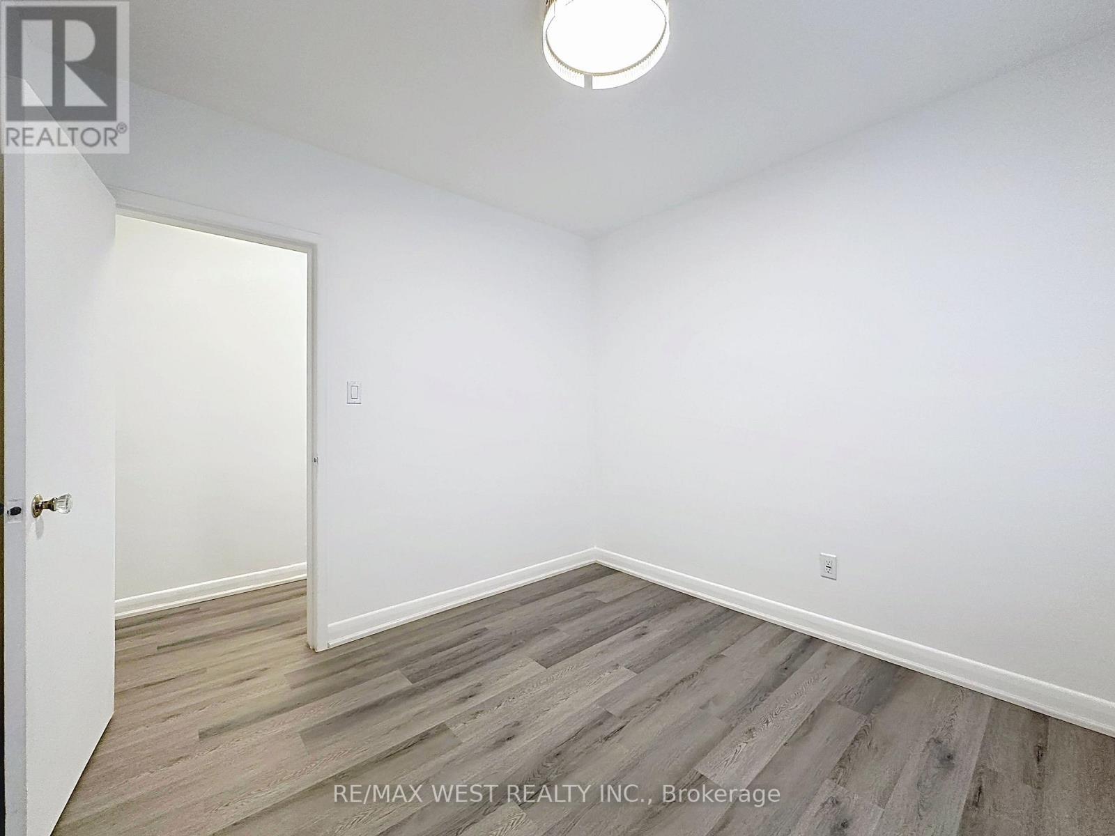 4 Kitson Drive, Toronto, ON - Indoor Photo Showing Other Room