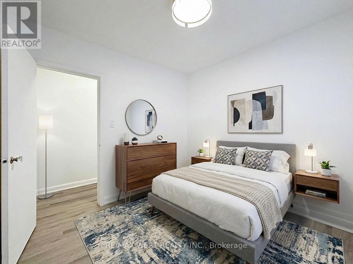 4 Kitson Drive, Toronto, ON - Indoor Photo Showing Bedroom