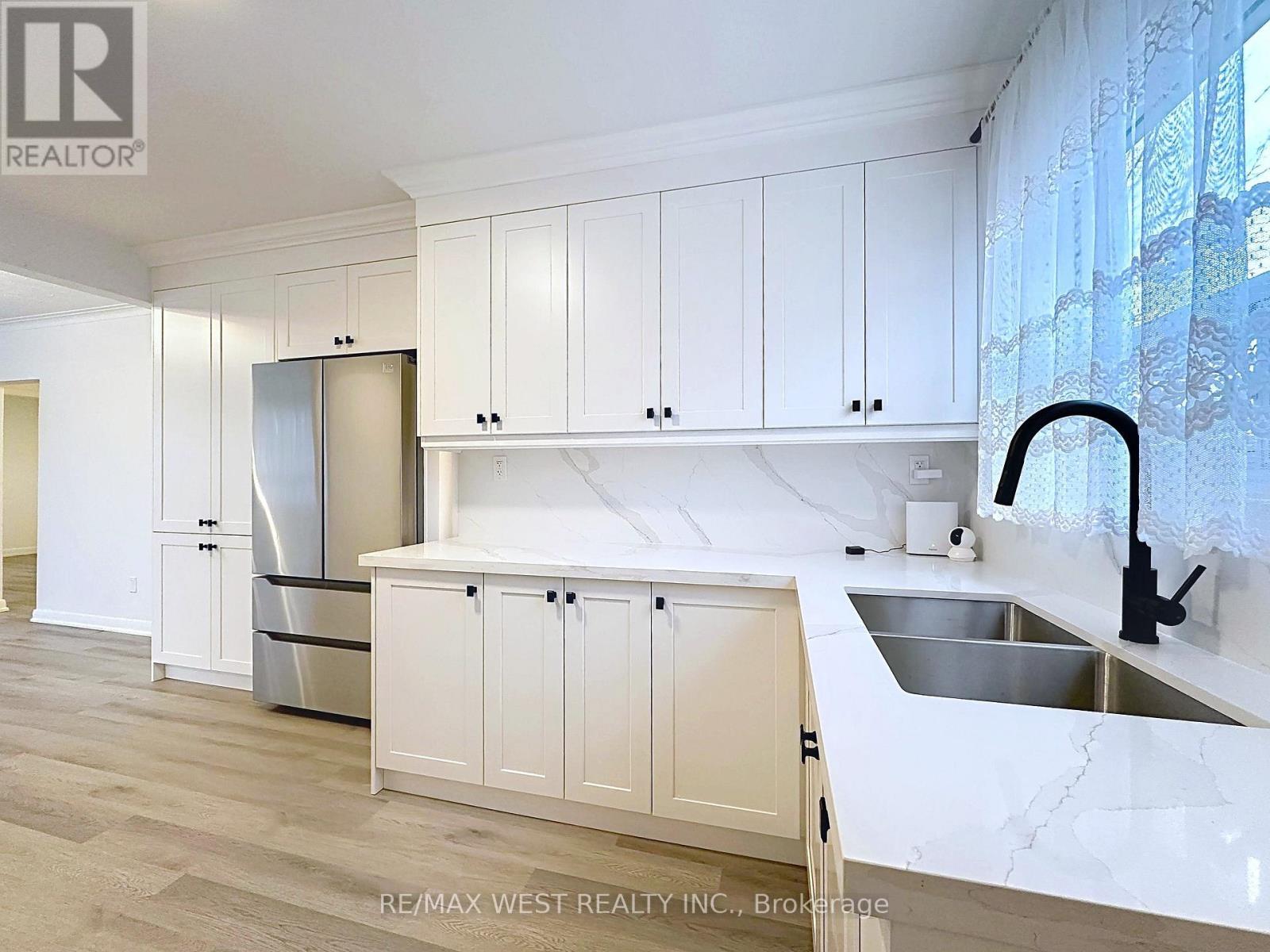 4 Kitson Drive, Toronto, ON - Indoor Photo Showing Kitchen With Double Sink