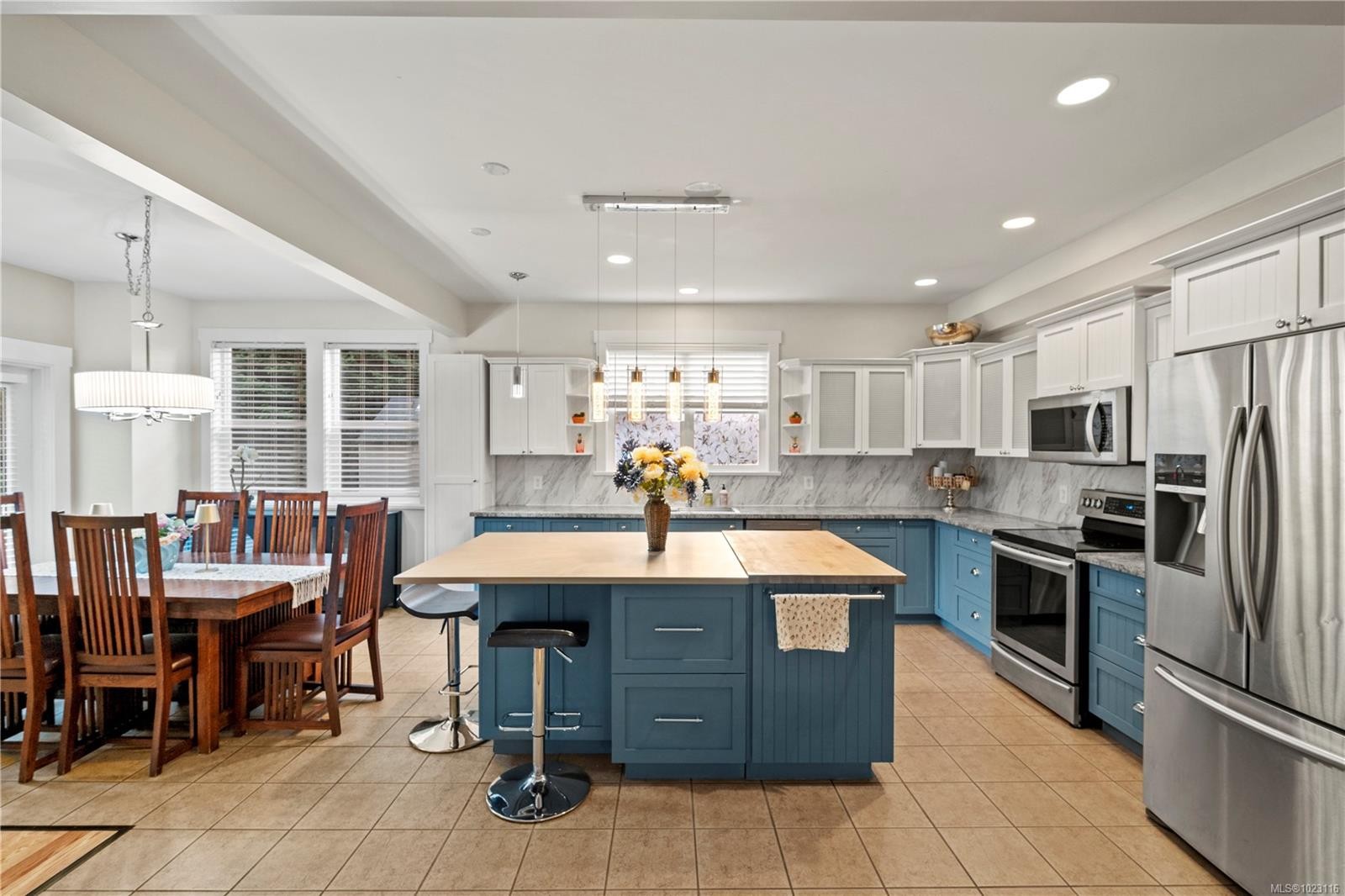 4937 Eagle View Lane, Saanich, BC