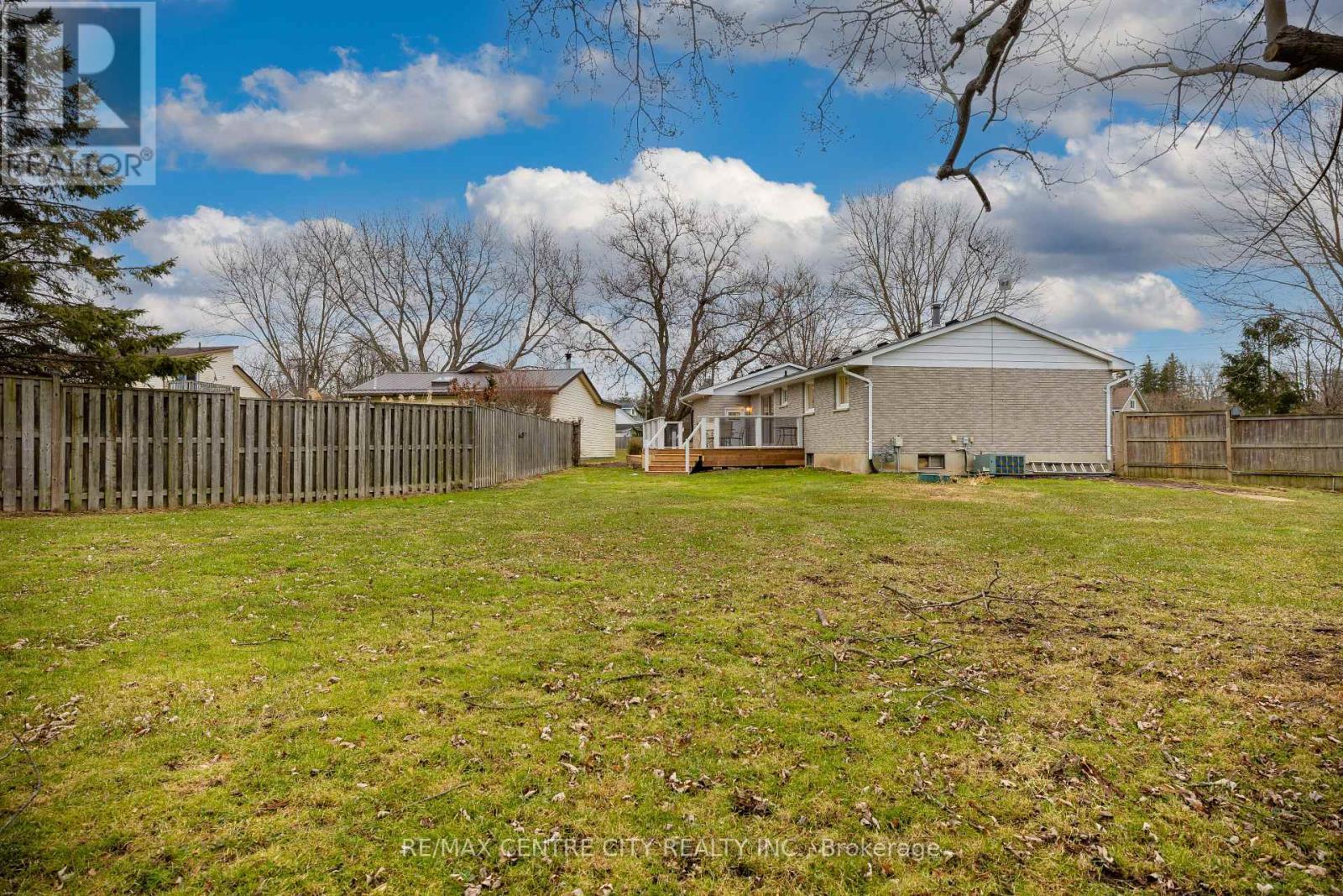 42606 Johnathon Street, Central Elgin (Union), ON - Outdoor