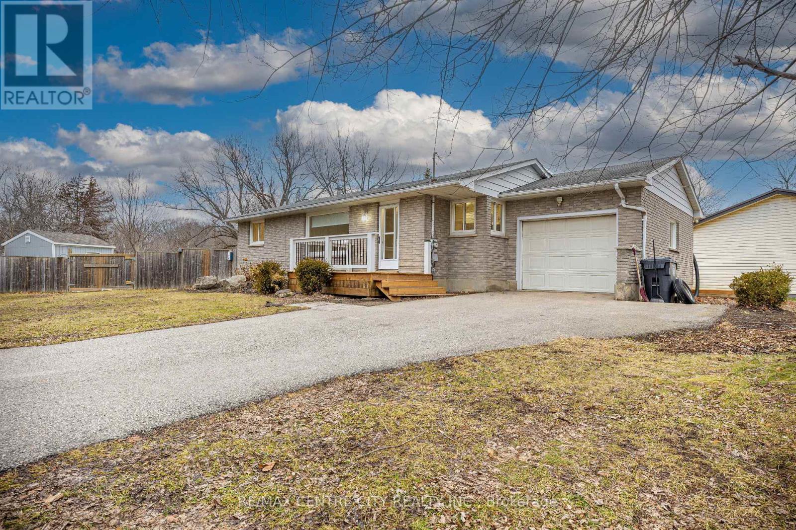 42606 Johnathon Street, Central Elgin (Union), ON - Outdoor