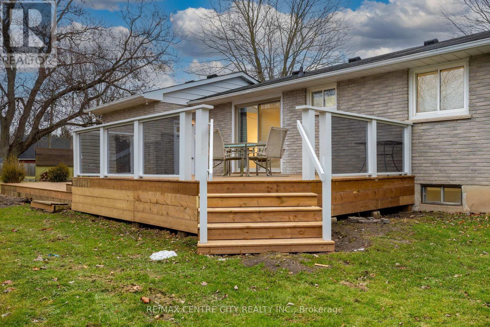 42606 Johnathon Street, Central Elgin (Union), ON - Outdoor With Deck Patio Veranda
