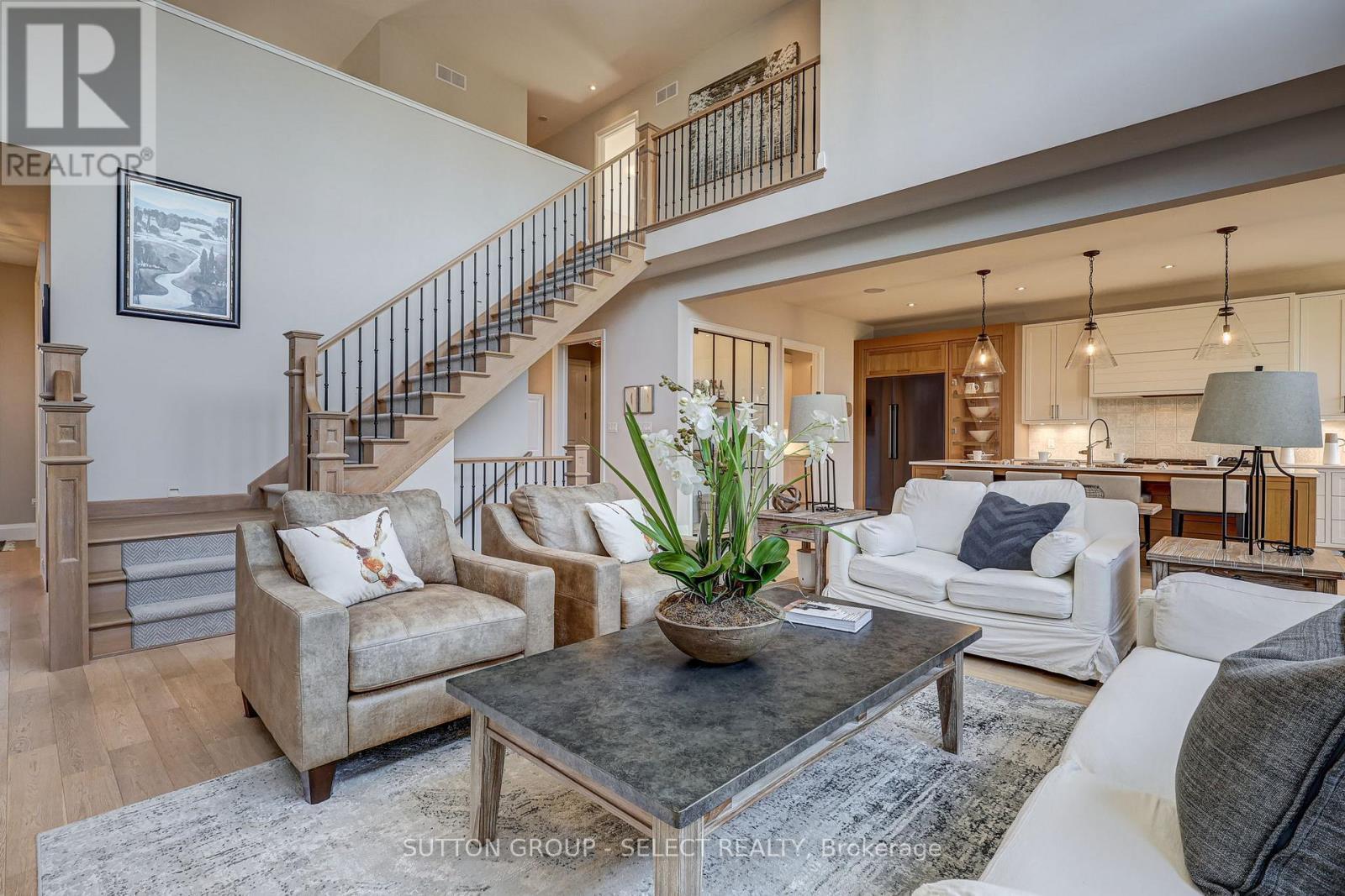 2397 Meadowlands Way, London North (North R), ON - Indoor Photo Showing Living Room