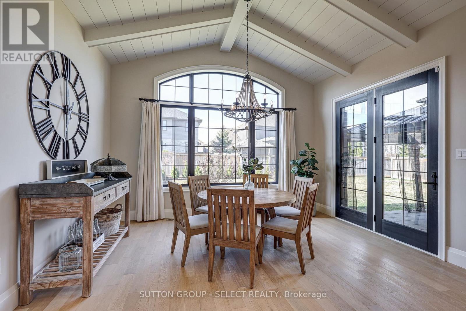 2397 Meadowlands Way, London North (North R), ON - Indoor Photo Showing Dining Room
