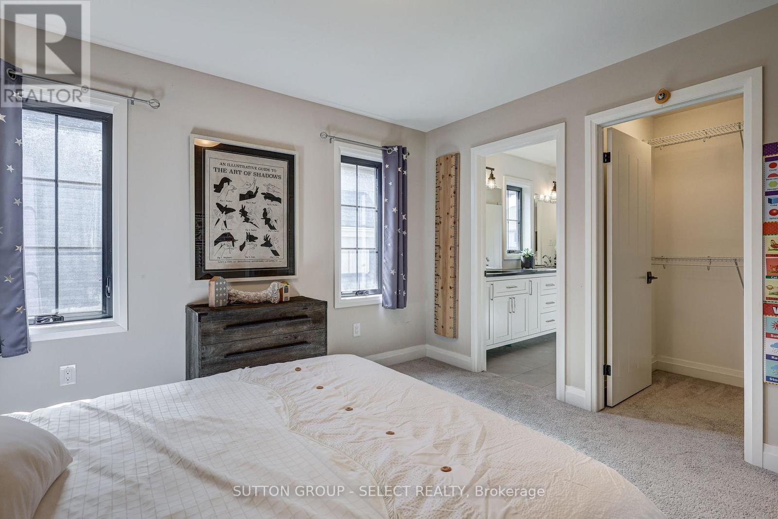 2397 Meadowlands Way, London North (North R), ON - Indoor Photo Showing Bedroom