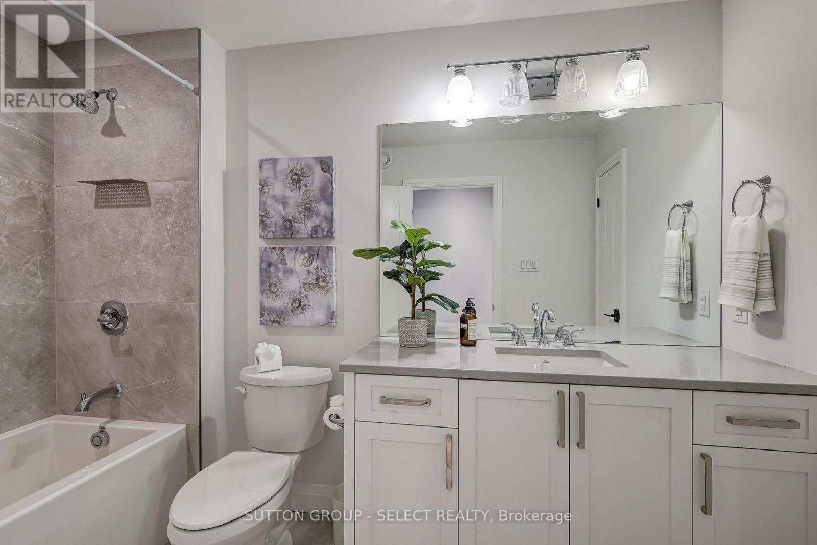 2397 Meadowlands Way, London North (North R), ON - Indoor Photo Showing Bathroom