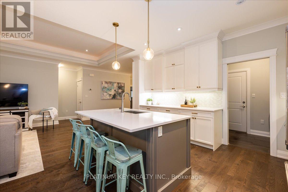 88 Collins Way, Strathroy-Caradoc (Se), ON - Indoor Photo Showing Kitchen