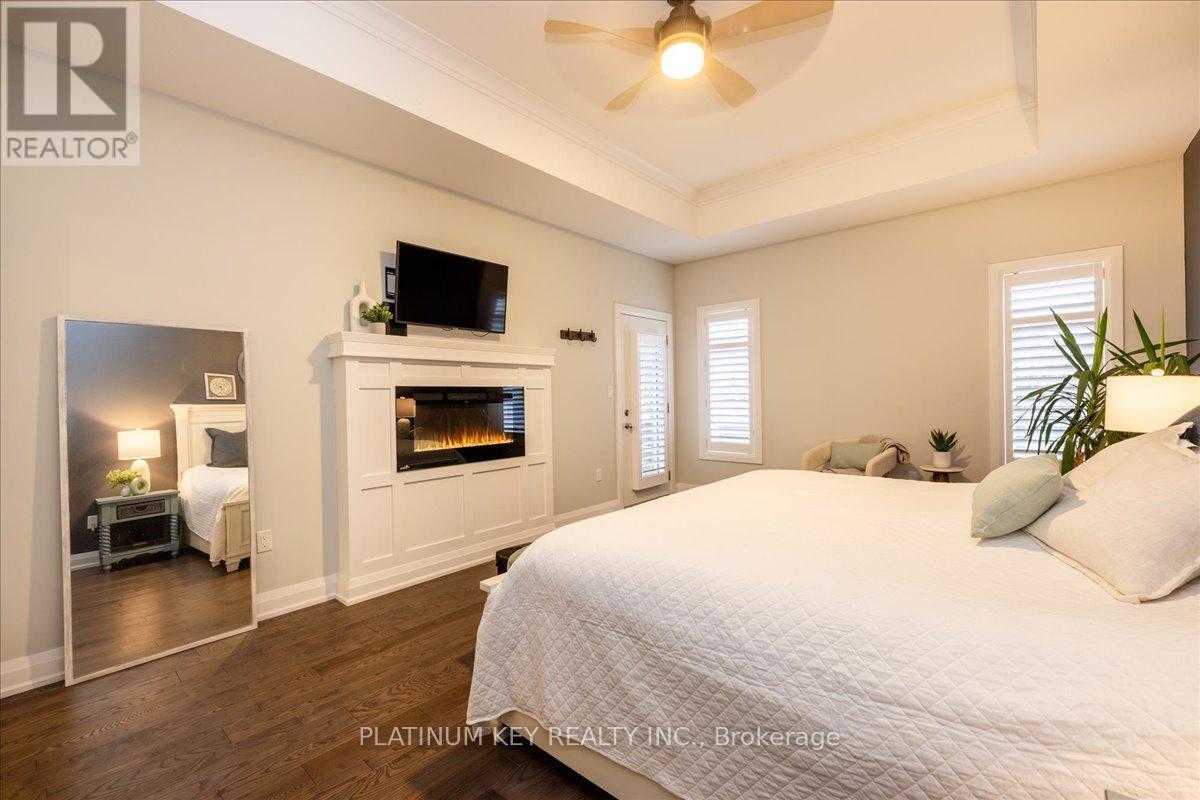 88 Collins Way, Strathroy-Caradoc (Se), ON - Indoor Photo Showing Bedroom