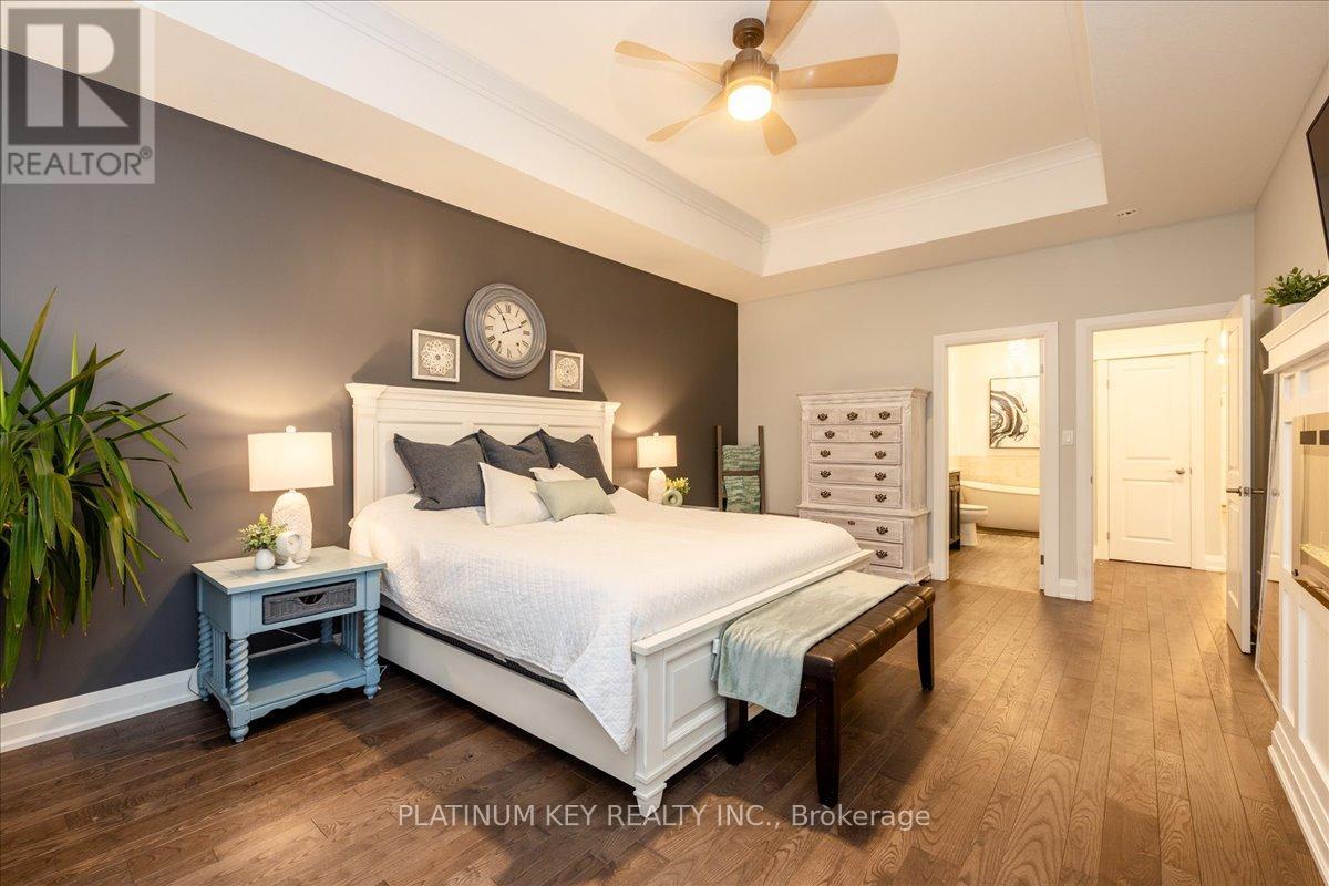 88 Collins Way, Strathroy-Caradoc (Se), ON - Indoor Photo Showing Bedroom