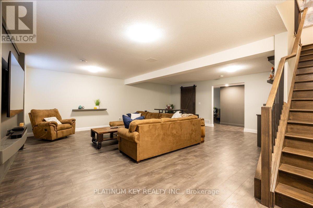 88 Collins Way, Strathroy-Caradoc (Se), ON - Indoor