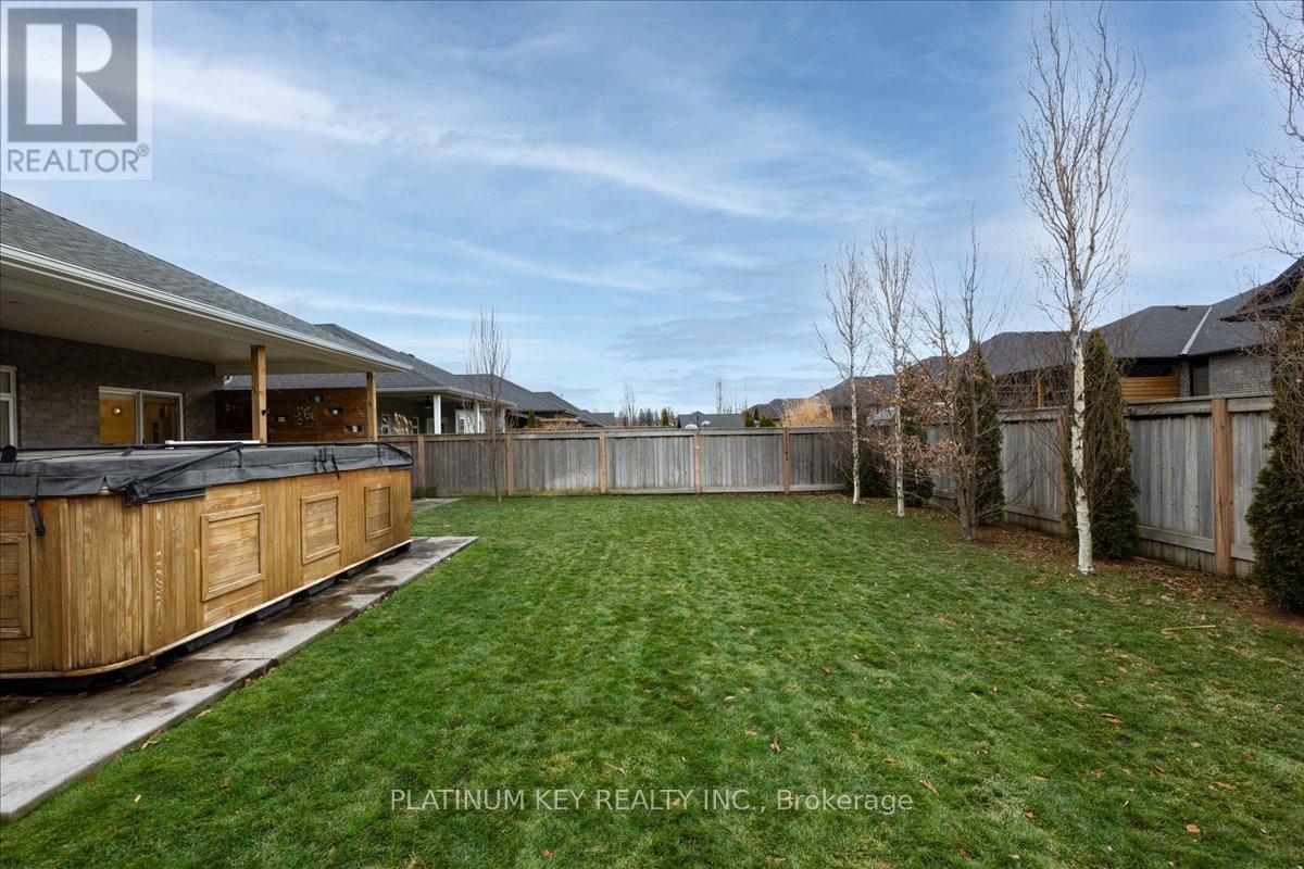 88 Collins Way, Strathroy-Caradoc (Se), ON - Outdoor