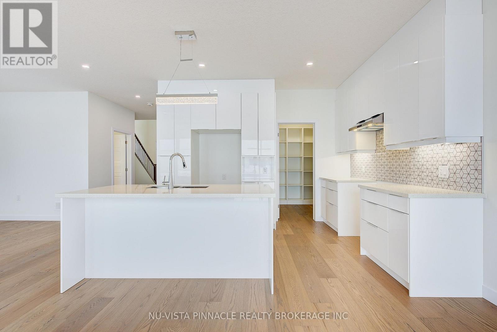 236 Greene Street, South Huron (Exeter), ON - Indoor Photo Showing Kitchen With Upgraded Kitchen