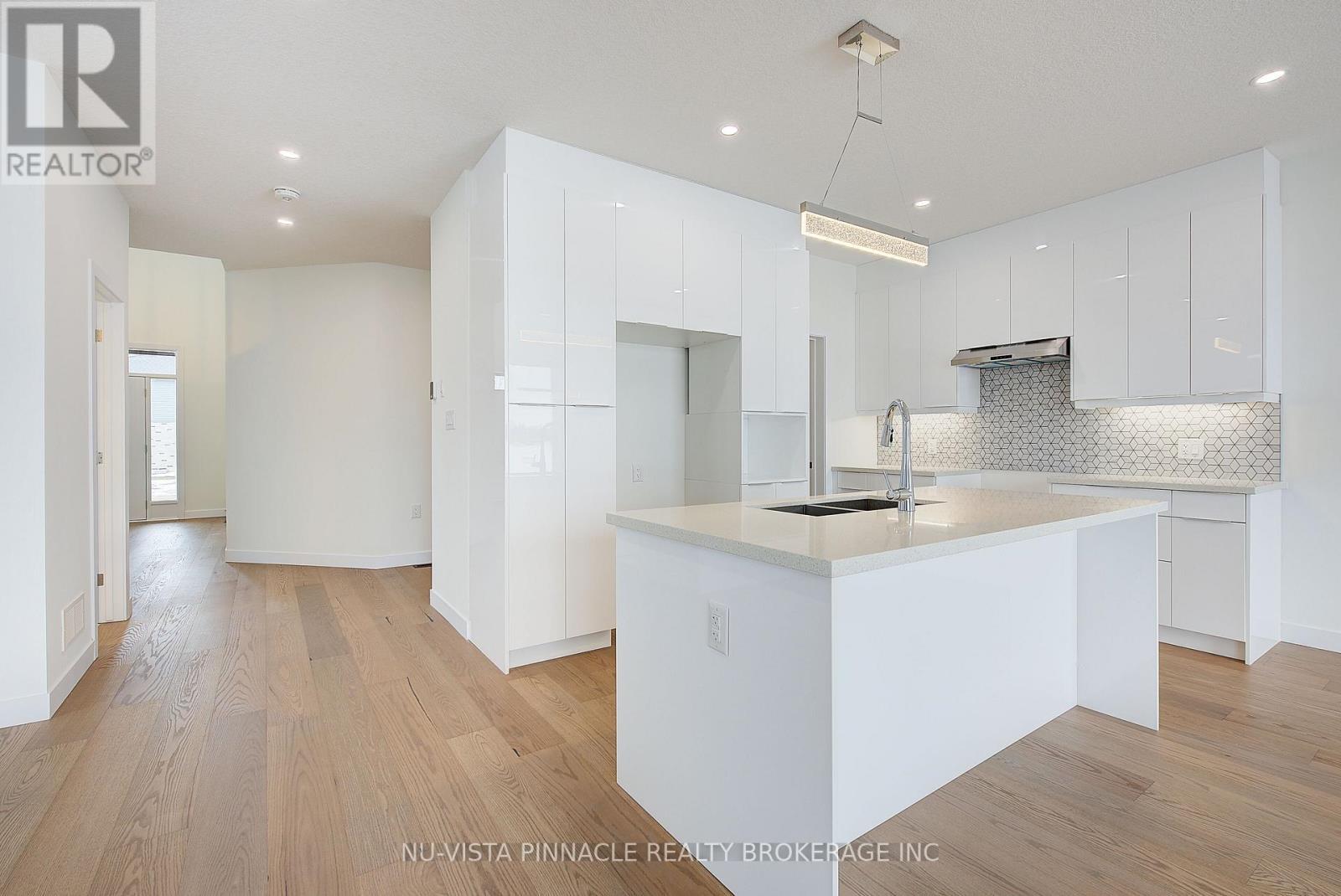 236 Greene Street, South Huron (Exeter), ON - Indoor Photo Showing Kitchen With Upgraded Kitchen