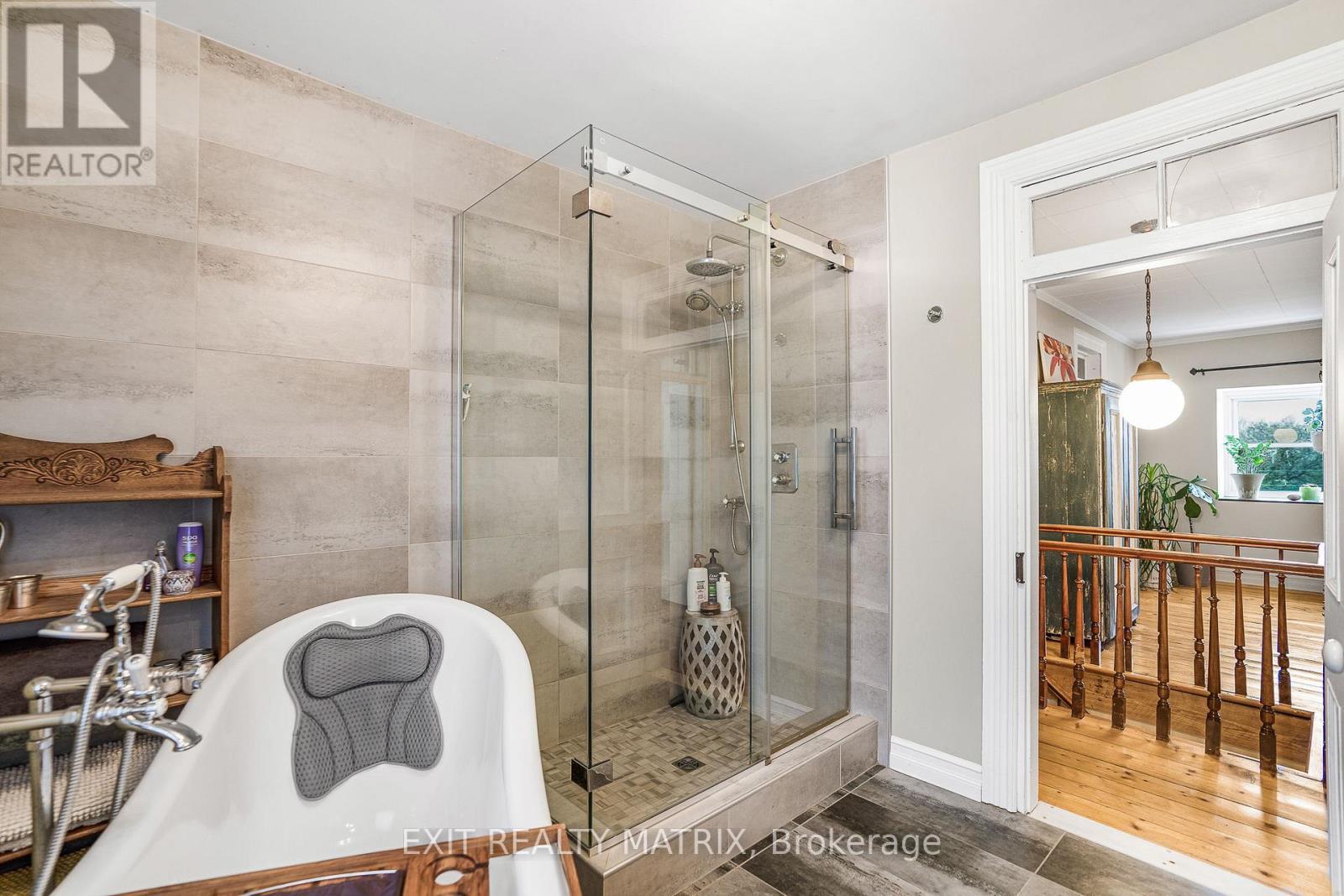 729 County Rd 18 Road, Hawkesbury, ON - Indoor Photo Showing Bathroom